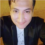 Profesor de matemáticas muy didáctico y la clases van dirigido al jóvenes de colegios, academias e universidades